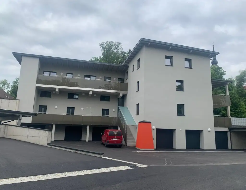 Gut vermietete Erstbezugs-Maisonettewohnung mit überdachter Terrasse und Garage