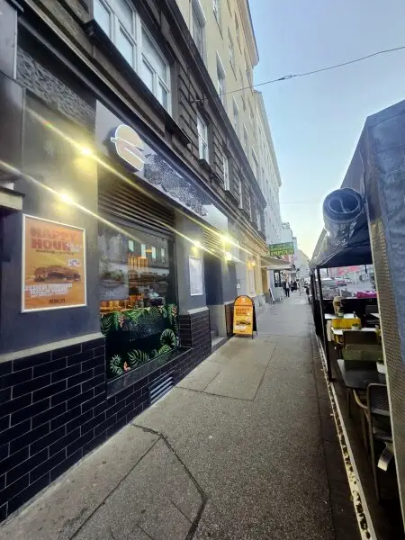 Best Burger in Town! Etabliertes Restaurant mit Burgerspezialitäten, gute Ertragslage, hohe Rendite!