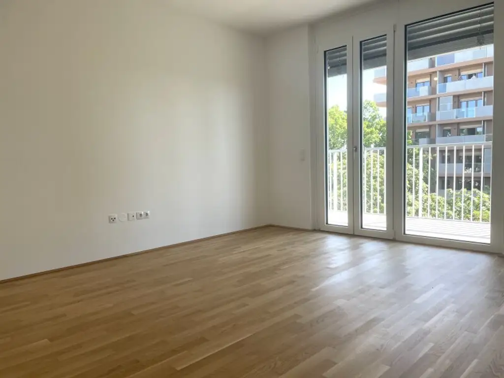 Wunderbare 2-Zimmer Wohnung in ruhiger Lage mit Blick über die Skyline! Ab 01.11