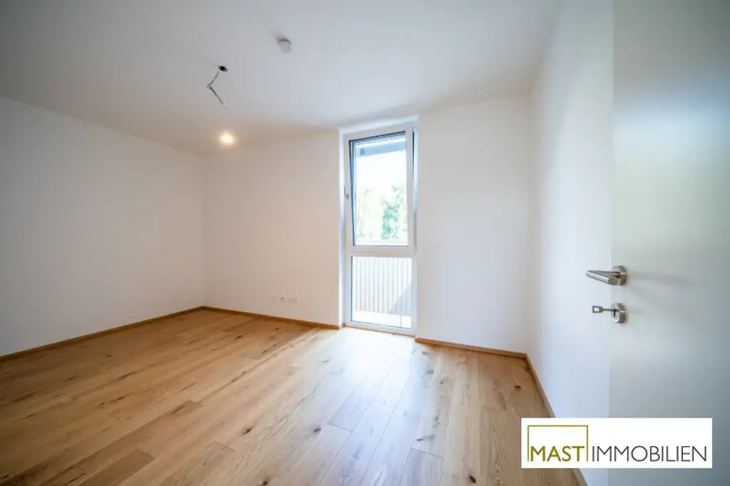 *Sommer 2025* Dachgeschosswohnung mit rund 83 qm Freifläche und direktem Seeblick!