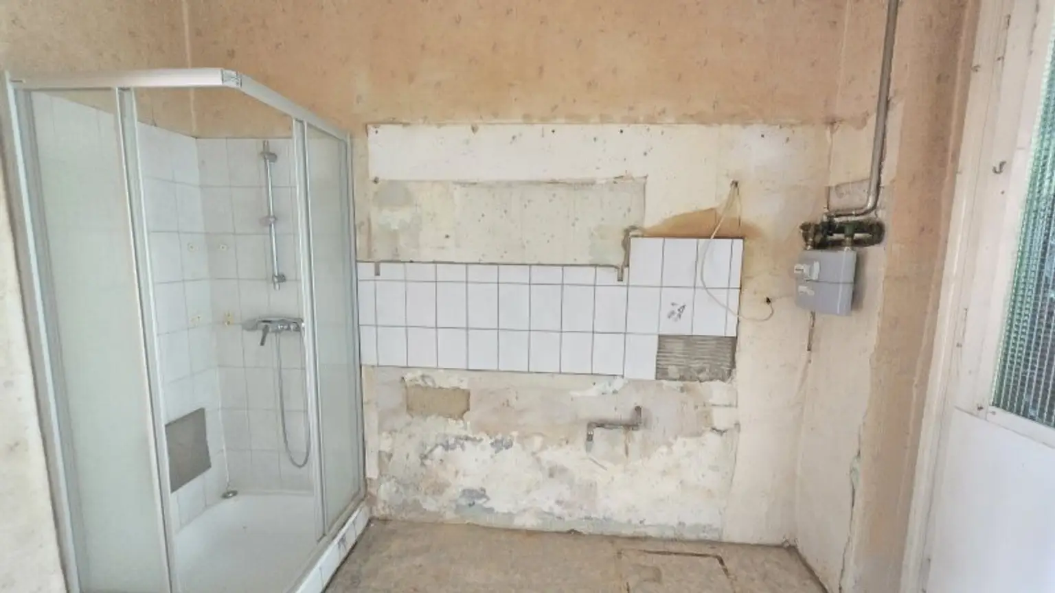 Unsaniert, ein Zimmer- Wohnung, Messe Prater U2