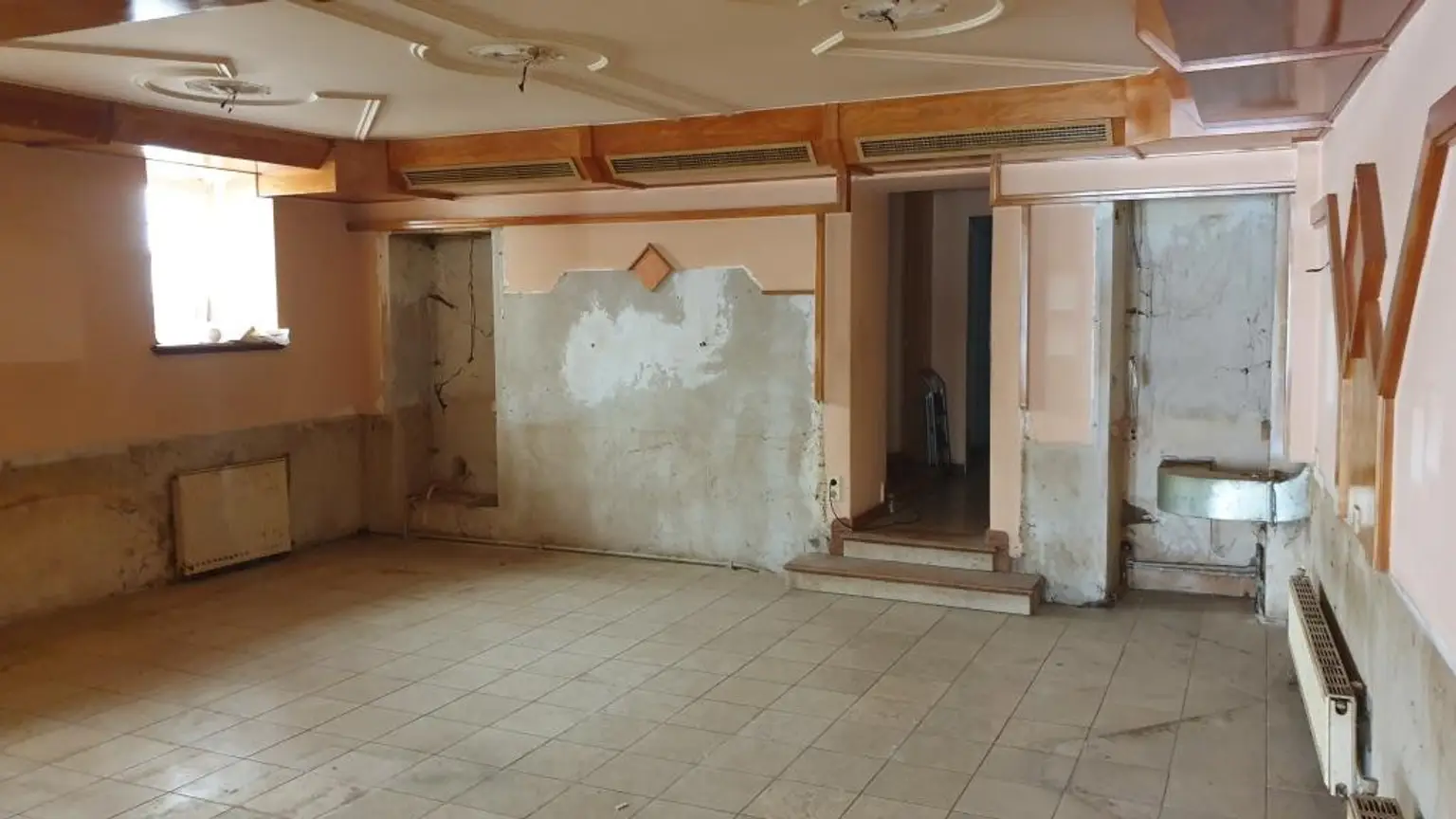 Raum 2 mit Zugang zu den Wc