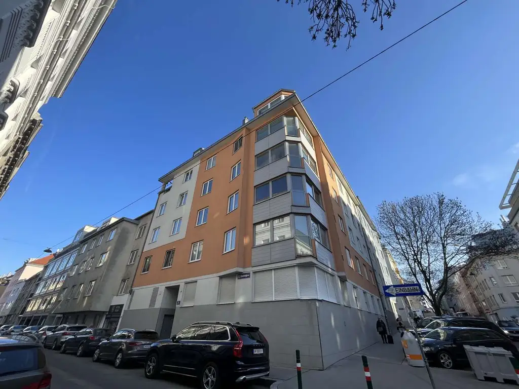 Optimal geschnittene 2-Zimmer- Wohnung - 
U6 nur 2 min. zu Fuß