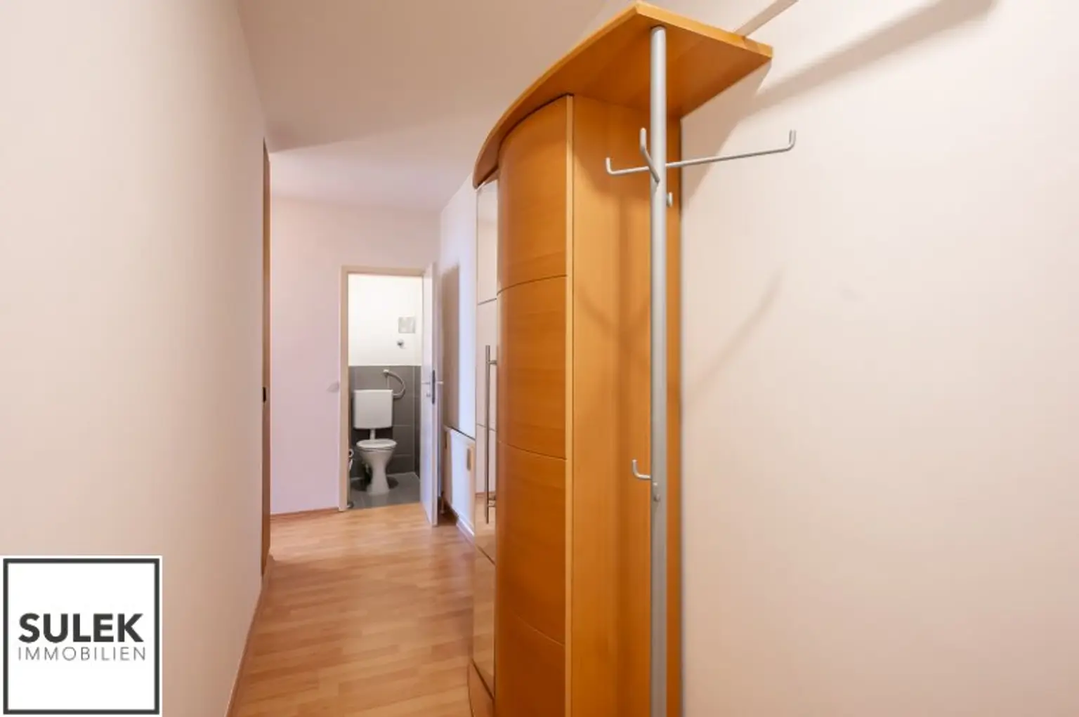 Single Hit Wohnung mit praktischem Grundriss direkt an der U1 - ab 1.11.25!