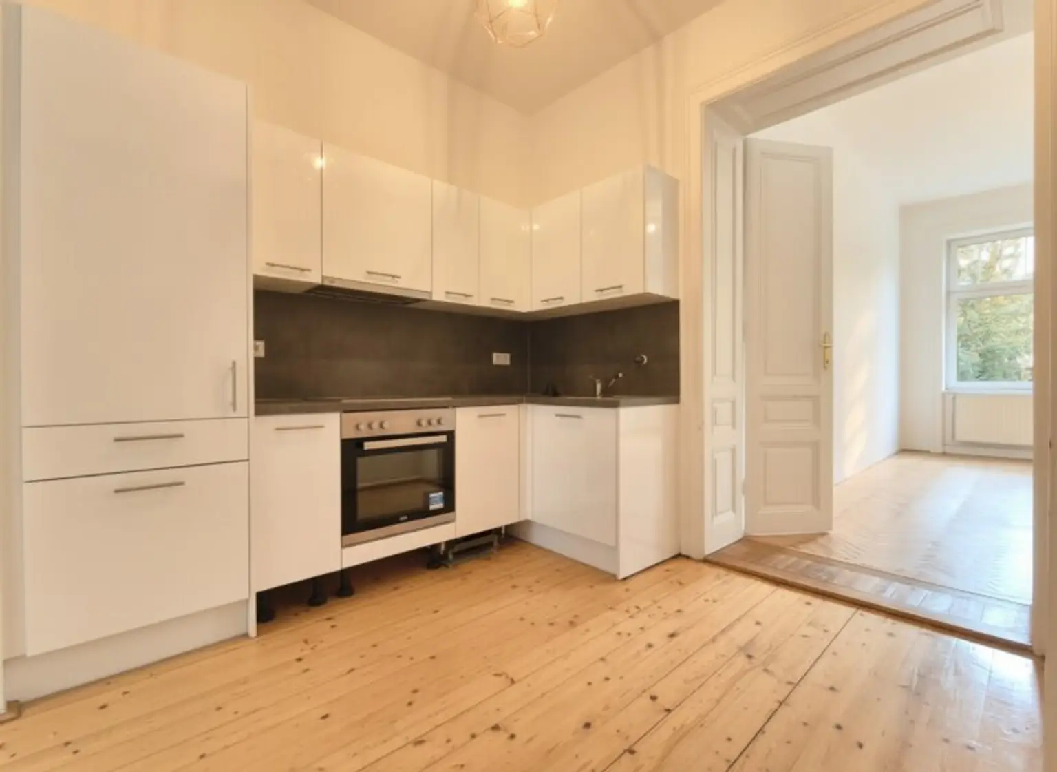 Stilvolle 2-Zimmer-Eigentumswohnung mit Balkon ins Grüne – 1130 Wien, nahe Lainzer Tiergarten