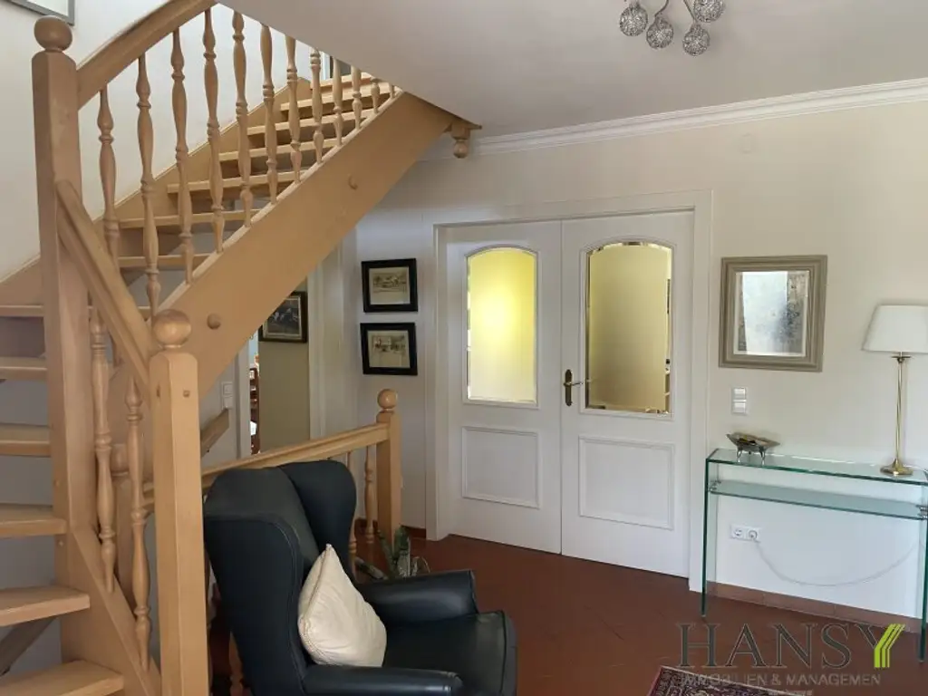 Neuwertiges Traum-Einfamilienhaus in Pfaffstätten: Stil, Pool und Gartenparadies!