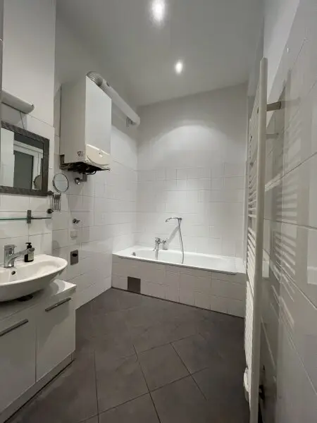 Großzügige 3-Zimmer Altbaumiete Nähe Naschmarkt!