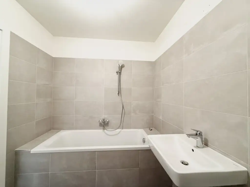 Wunderbare 2-Zimmer Gartenwohnung in ruhiger Lage zum genießen! Eigengrund und provisionsfrei ab sofort