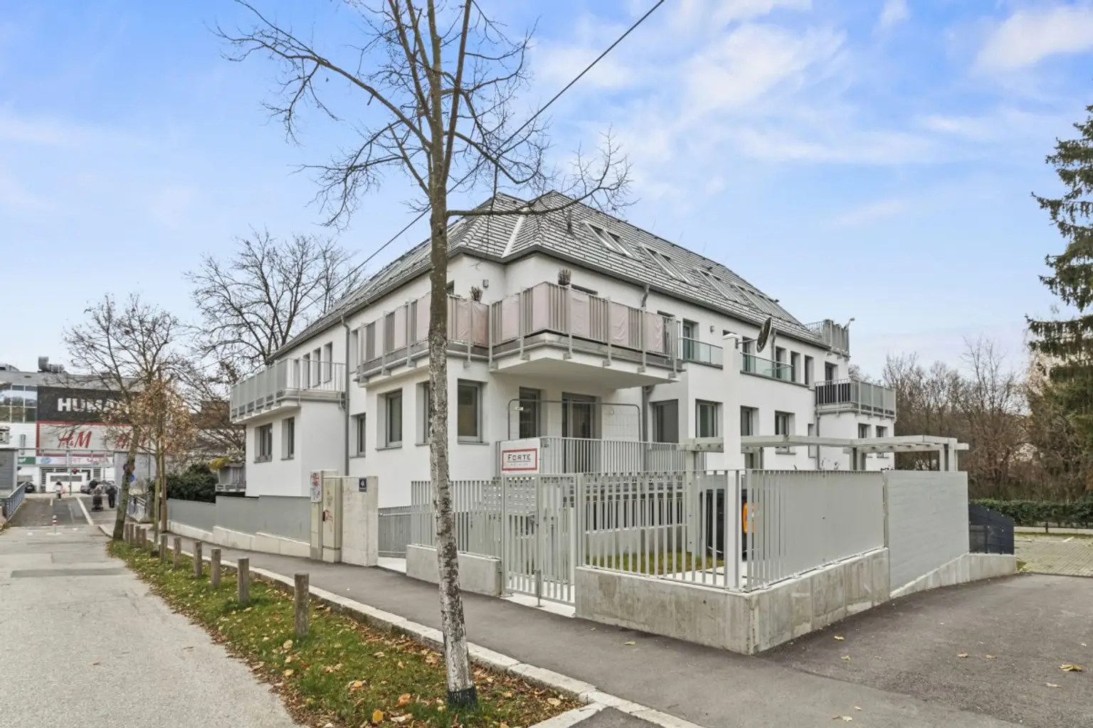 Dd | ++ NEU ++ EXKLUSIVE VIER Zimmer mit BALKON - Beste Lage! | Prima Service Immobilien