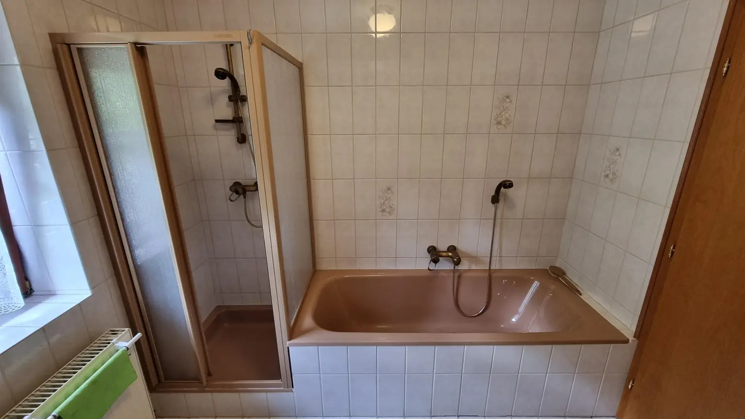 Gepflegter Bungalow mit großem Grundstück in Linsberg