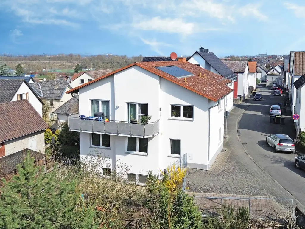 Elegantes Zweifamilienhaus zur Kapitalanlage und Eigennutzung