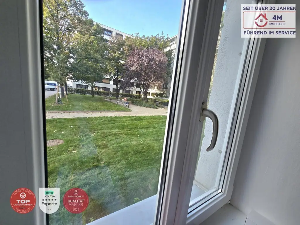 Topsanierte Altbauwohnung in Ruhelage aber Zentral