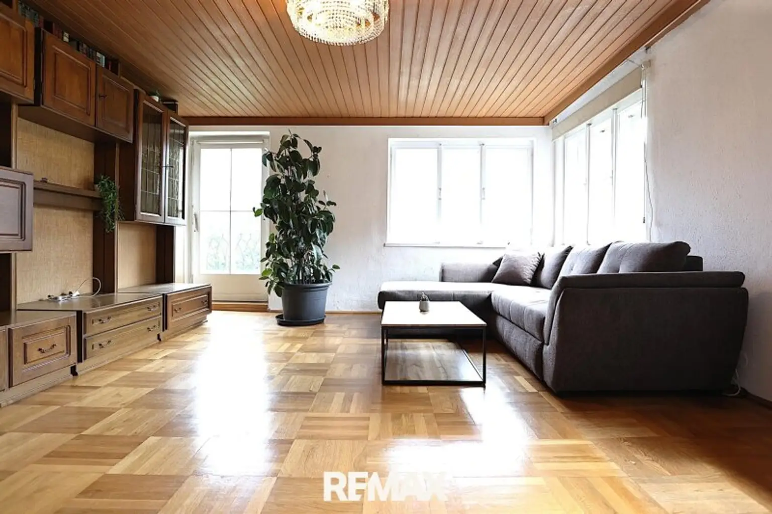 Wohnzimmer OG mit Balkon und Aussicht