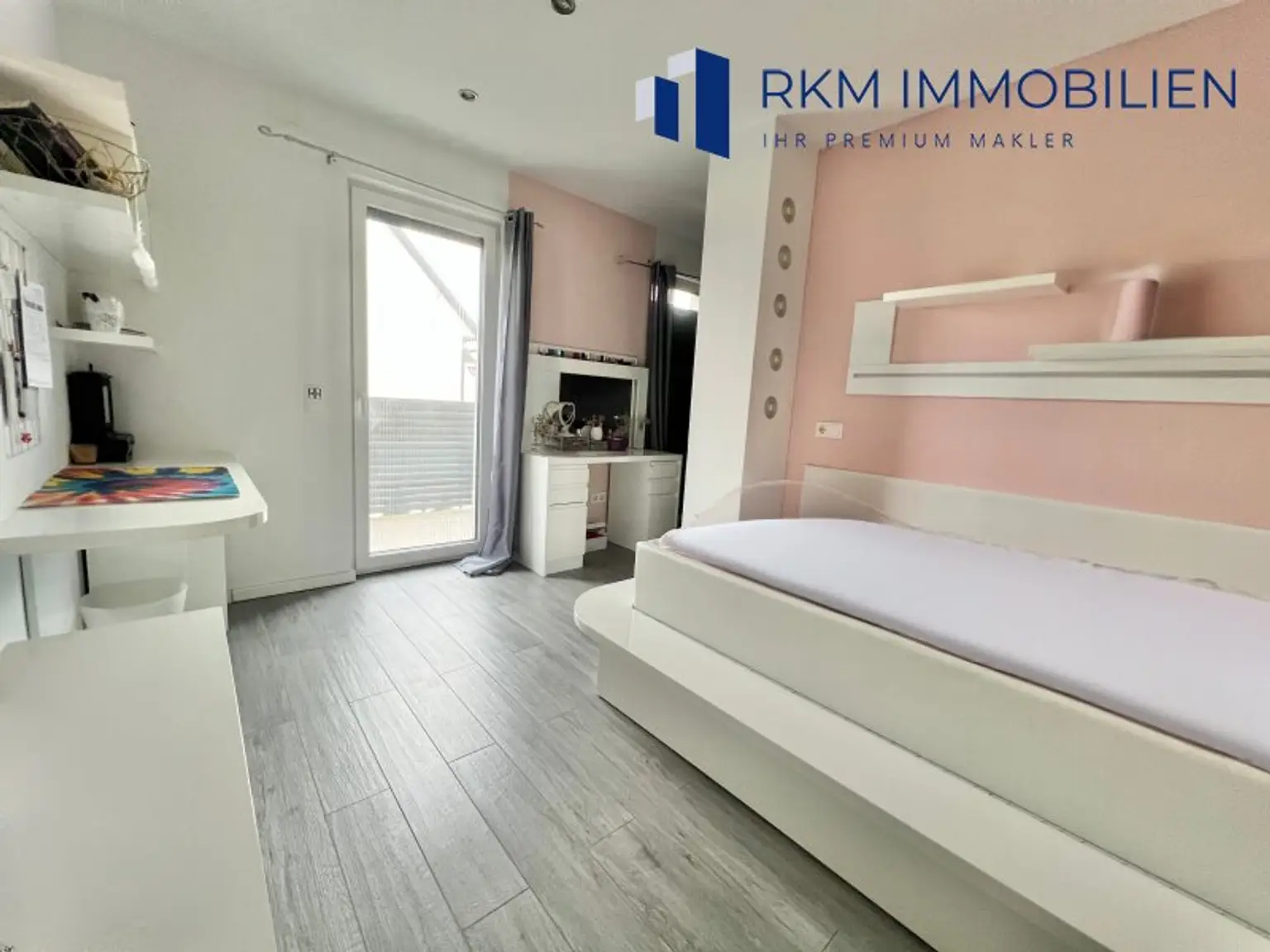 Luxuriöses Einfamilienhaus in Gerasdorf: 6 Zimmer, 207m², Terrasse & Balkone!
