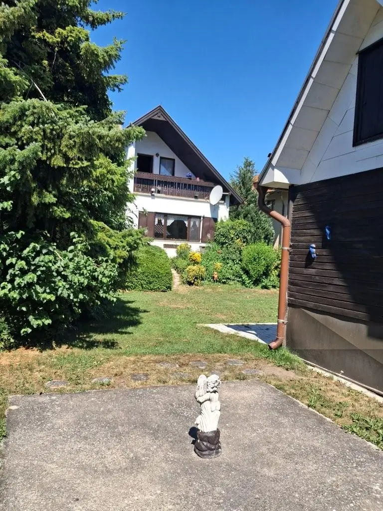 24 Grillplatz 2. Terrasse 1220
