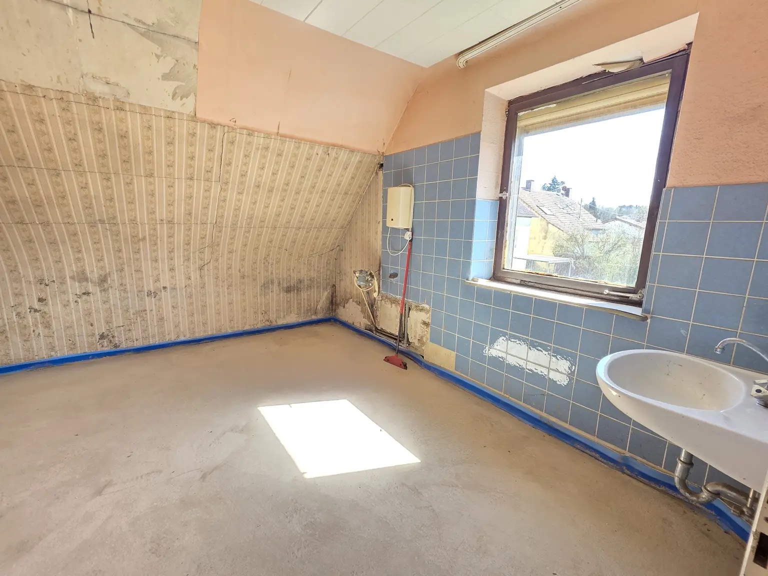 Charmantes Zuhause mit Geschichte und großem Gartenparadies...!