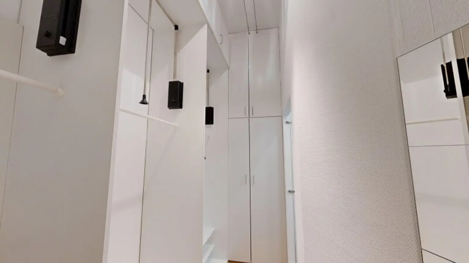 Der Traum einer jeden Frau - 2-Zimmer Altbauwohnung mit begehbarem Kleiderschrank