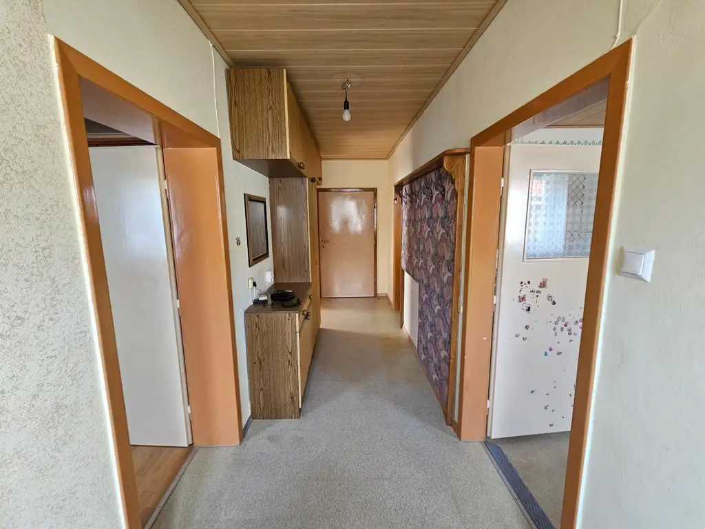 Gepflegtes Haus mit Stadel und Nebenräumen