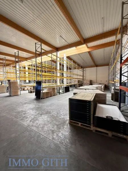 891 m² Lagerhalle in 1230 Wien (Talpagasse) zu mieten! – 2 Sektionaltore, U6 & Autobahn-Nähe, videoüberwacht