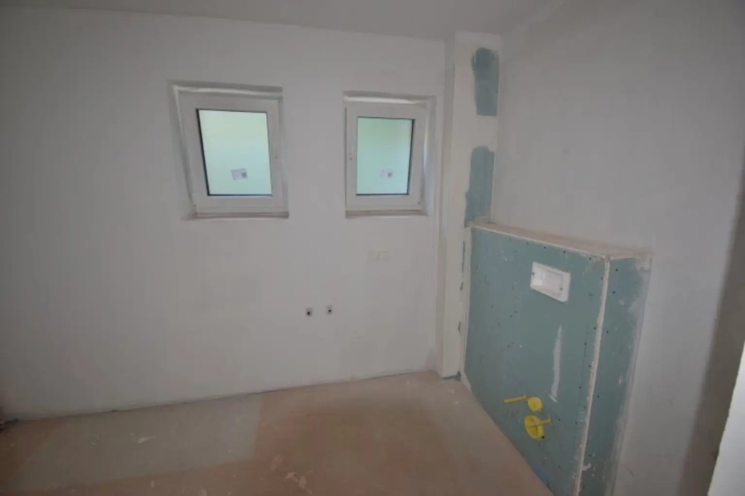 Einfamilienhaus in Waldrandlage, Erstbezug, belagsfertig