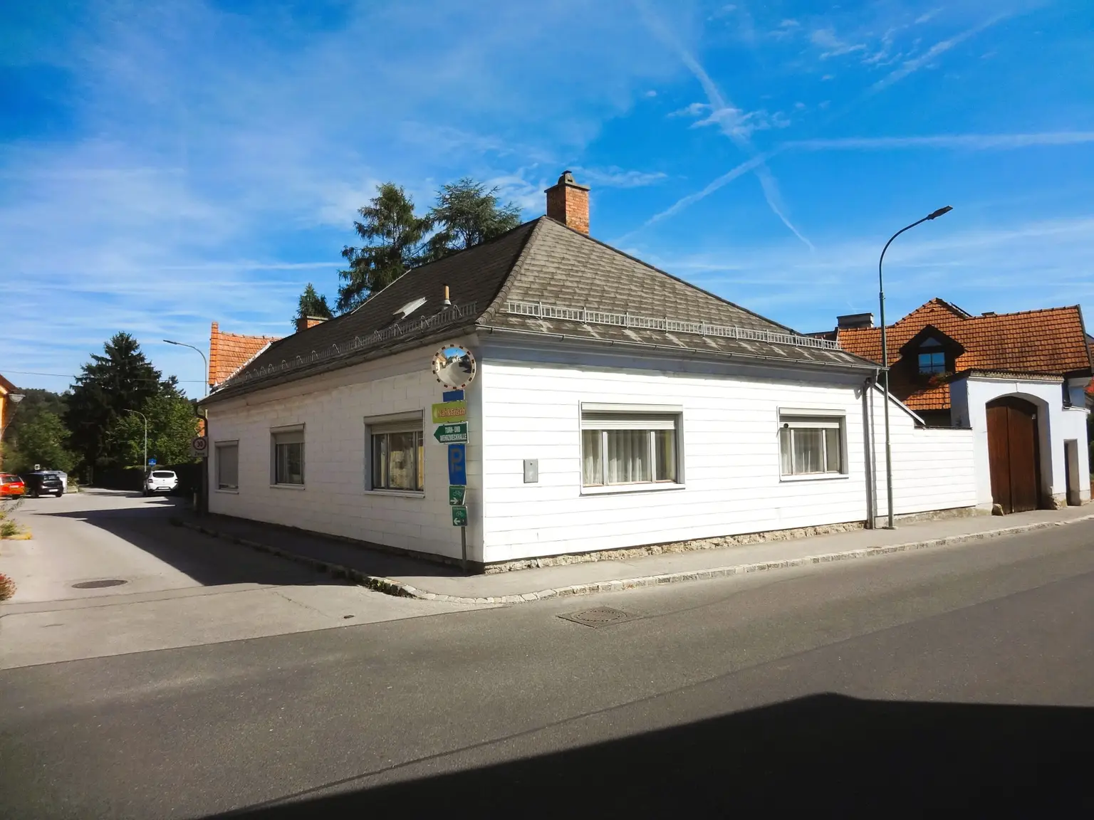 Straßenansicht