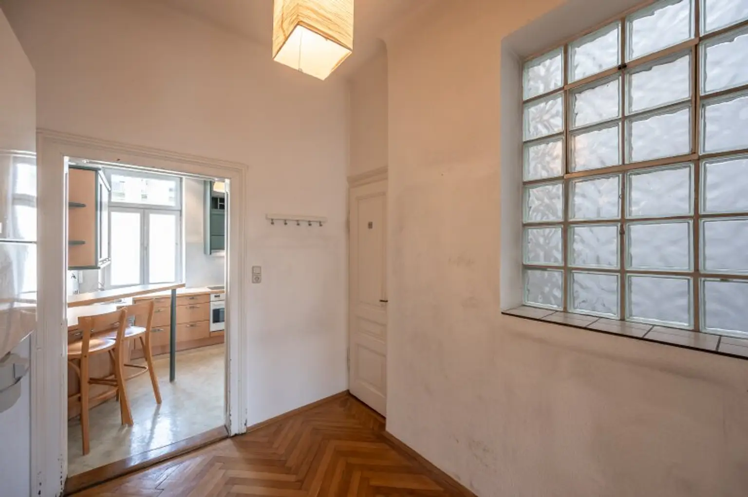 ***NEU*** Gepflegte 3 Zimmer Wohnung in repräsentativem Stilaltbau! in TOP-Lage!!