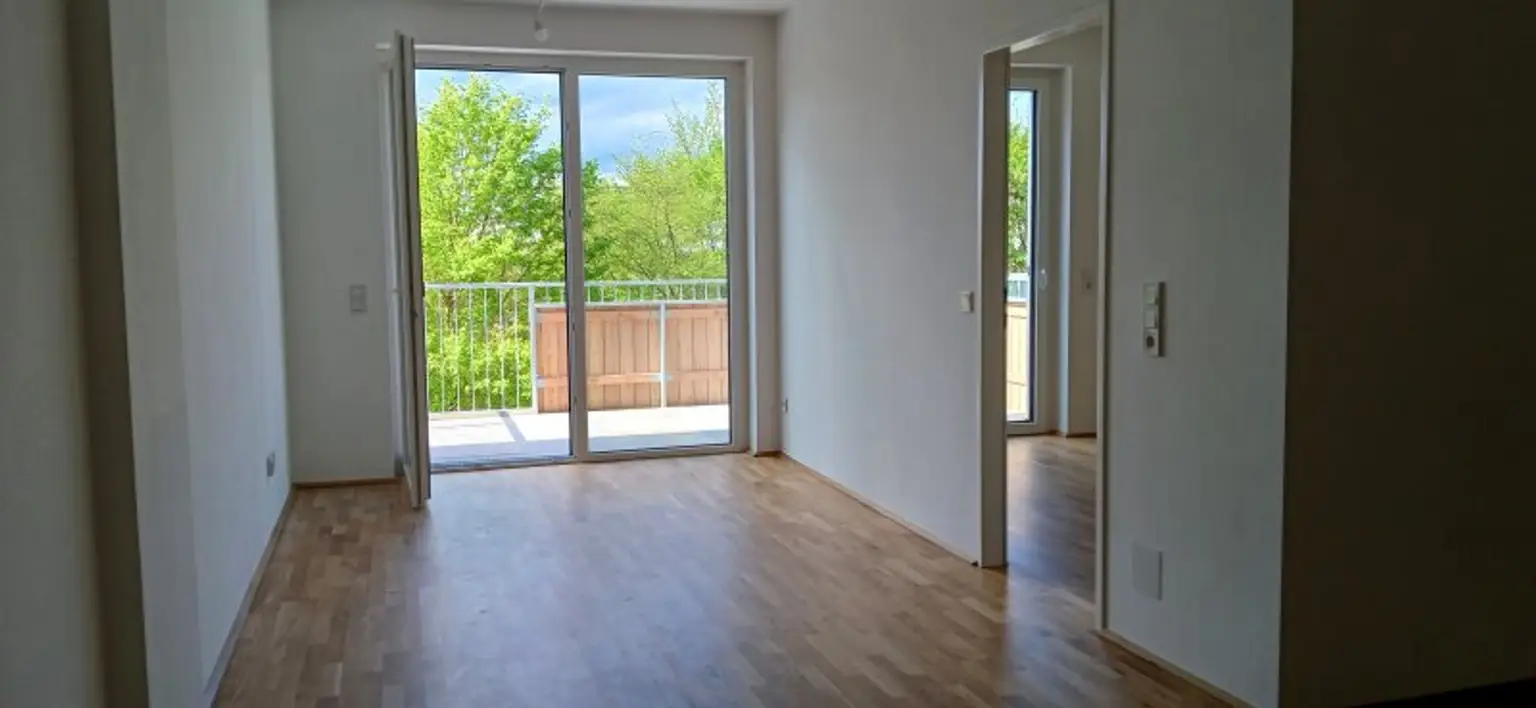 NEUBAU - ERSTBEZUG - Top 17 - Wunderschöne 2 Zimmerwohnung mit großem Balkon und eigenem Tiefgaragenplatz