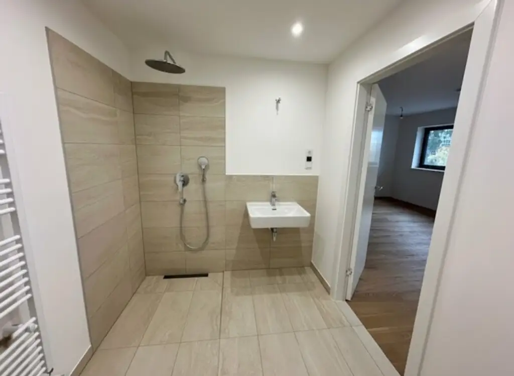 ERSTBEZUG Neue Wohnung mit sonnigem BALKON - Wärmepumpe