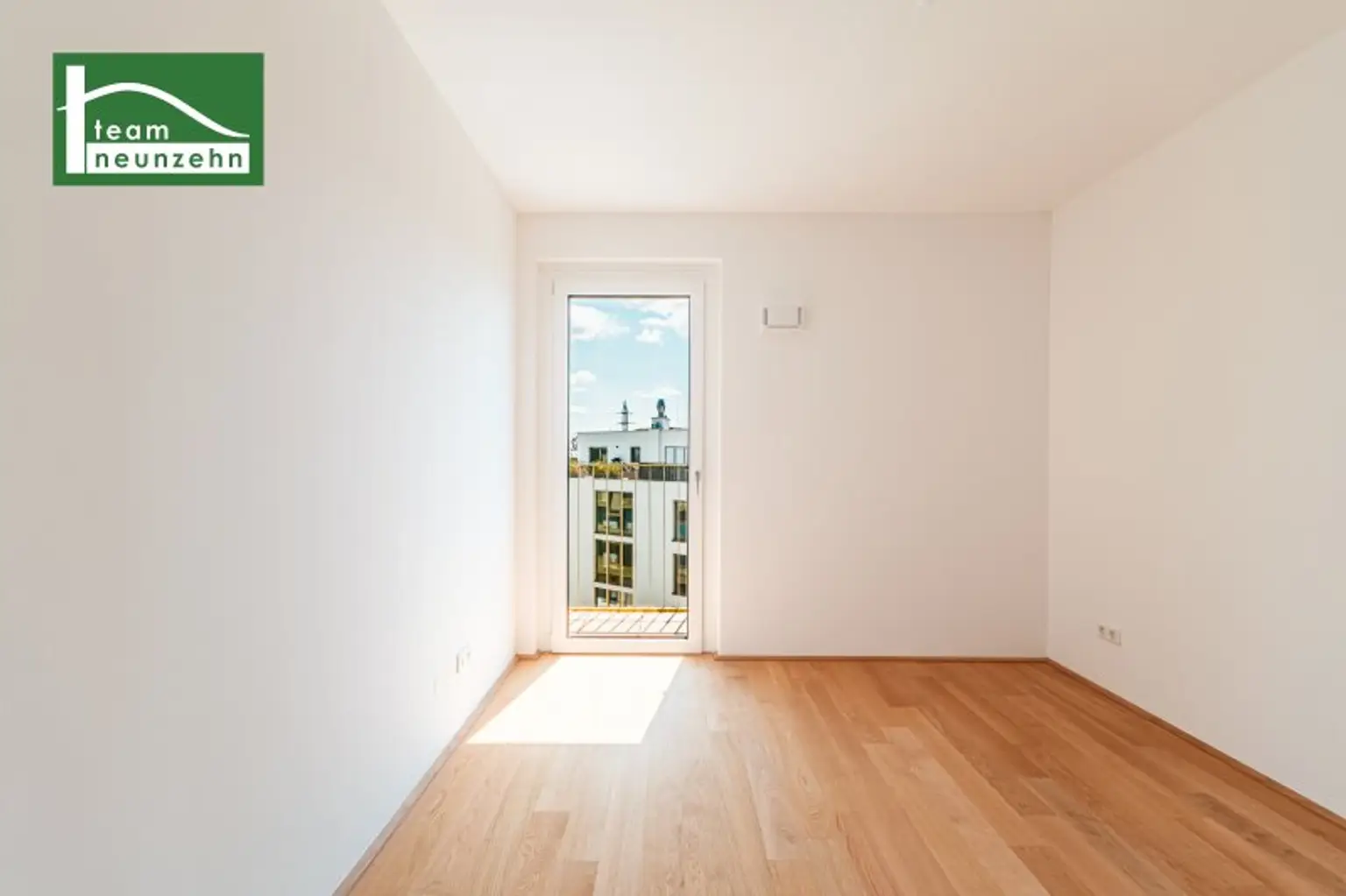 „Hirschfeld – Naturnah wohnen“ – Niedrig-Energie-Standard-Neubau in begehrter Grün-Ruhelage