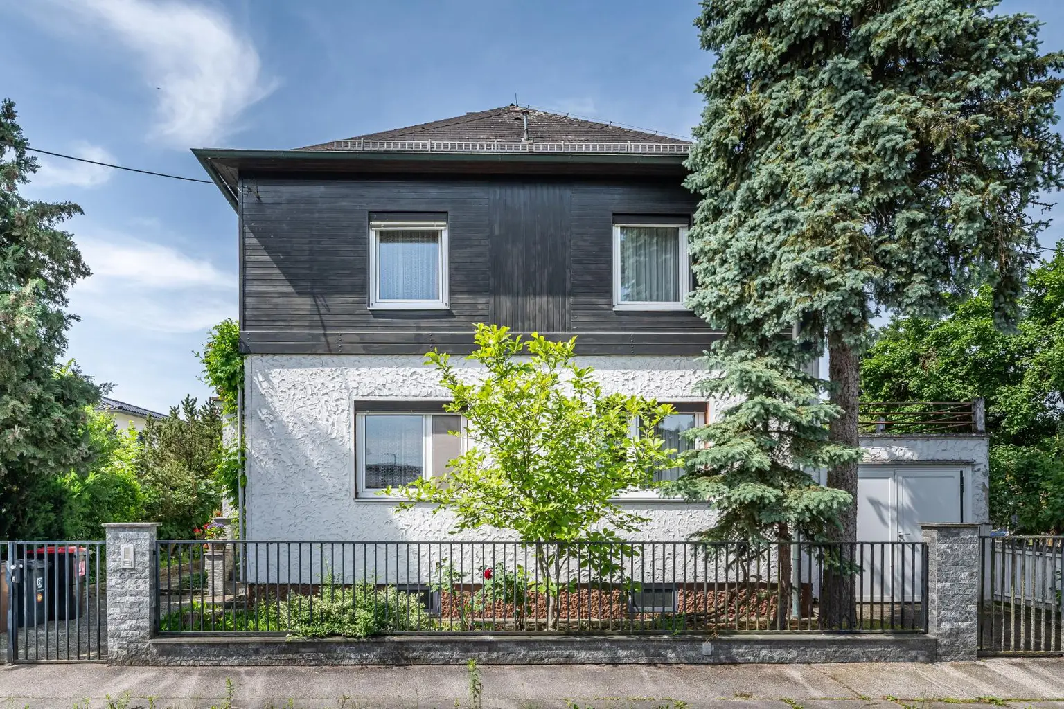 Wohnglück in Wels: Charmantes Haus mit Potenzial
