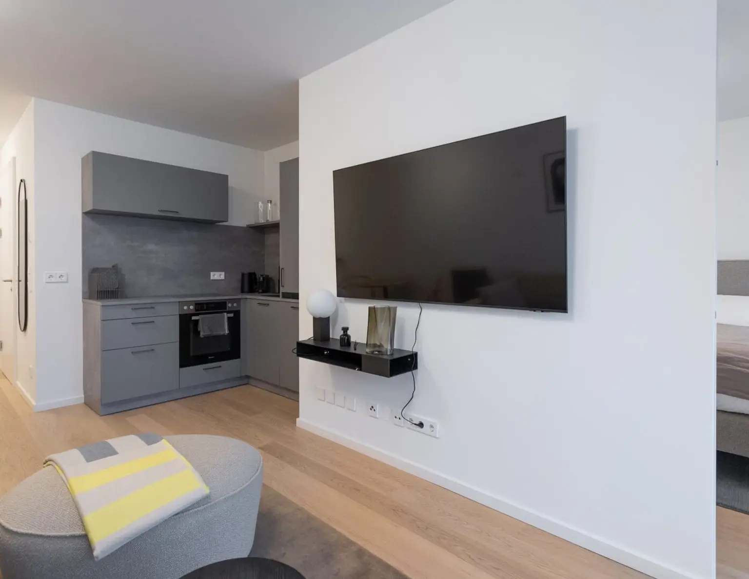 Ideal für Anleger! Exklusiver, voll möblierter Neubau mit Loggia am Donaukanal!