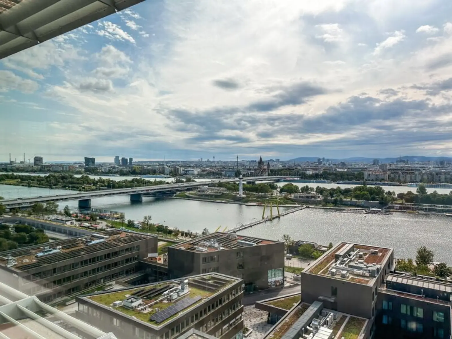 Modernes und schönes Büro im Ares Tower - 12. Stock - 1220 Wien
