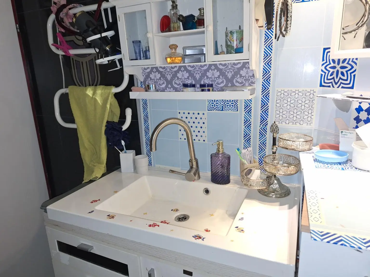 Villa Kunterbunt für Heimwerker / interessantes, kreatives und fröhliches Einfamilienhaus mit 5 Zimmern in ruhiger Seitengasse.