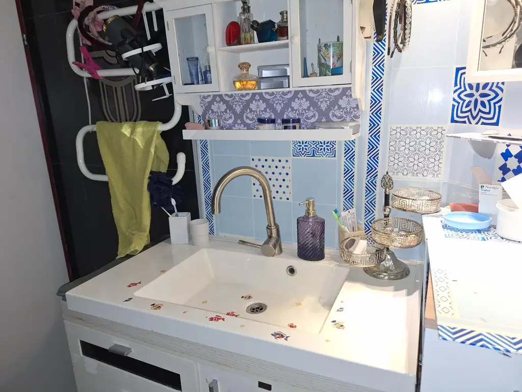 Villa Kunterbunt für Heimwerker / interessantes, kreatives und fröhliches Einfamilienhaus mit 5 Zimmern in ruhiger Seitengasse.