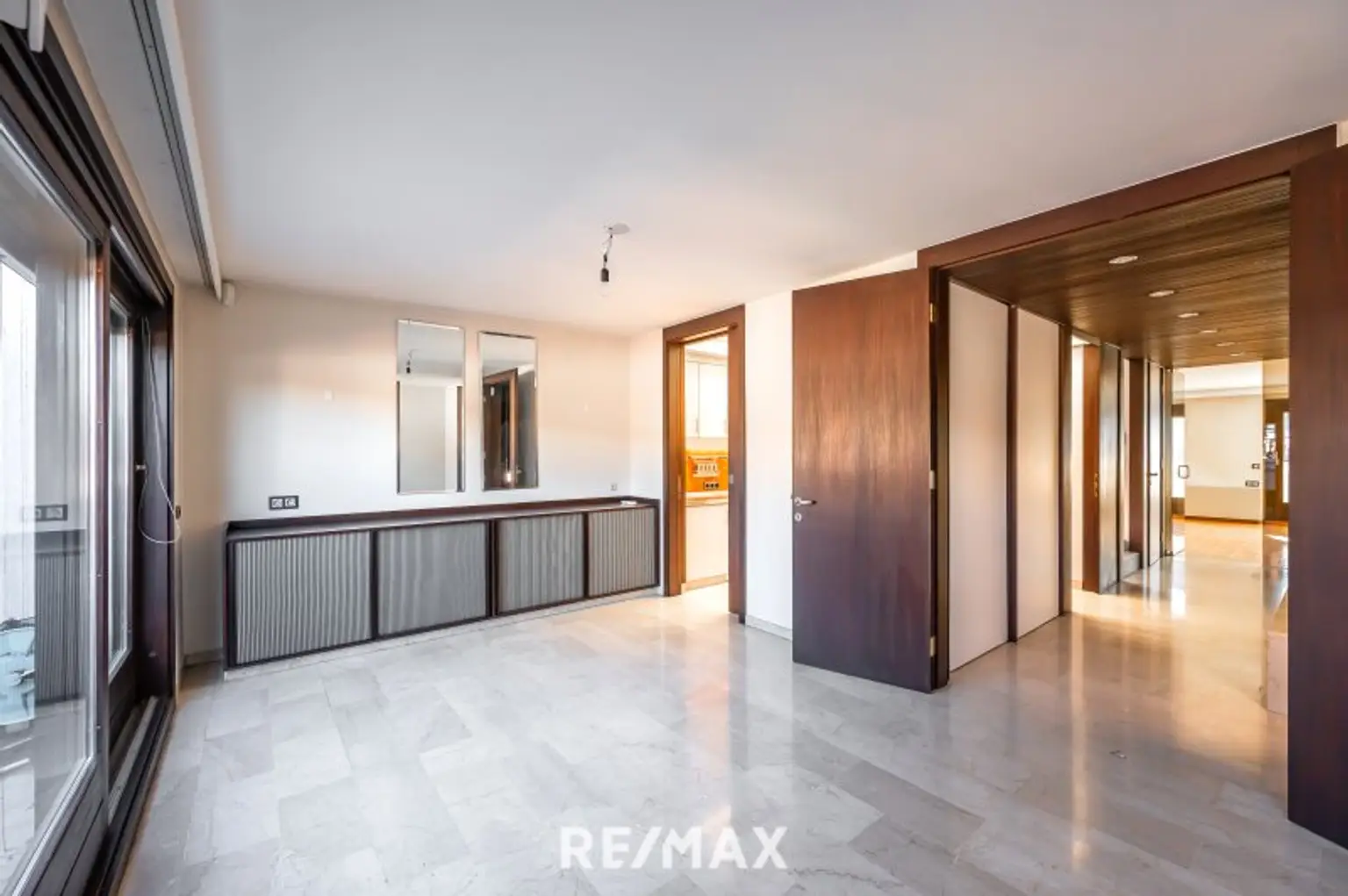 Esszimmer | Zugang zur Küche