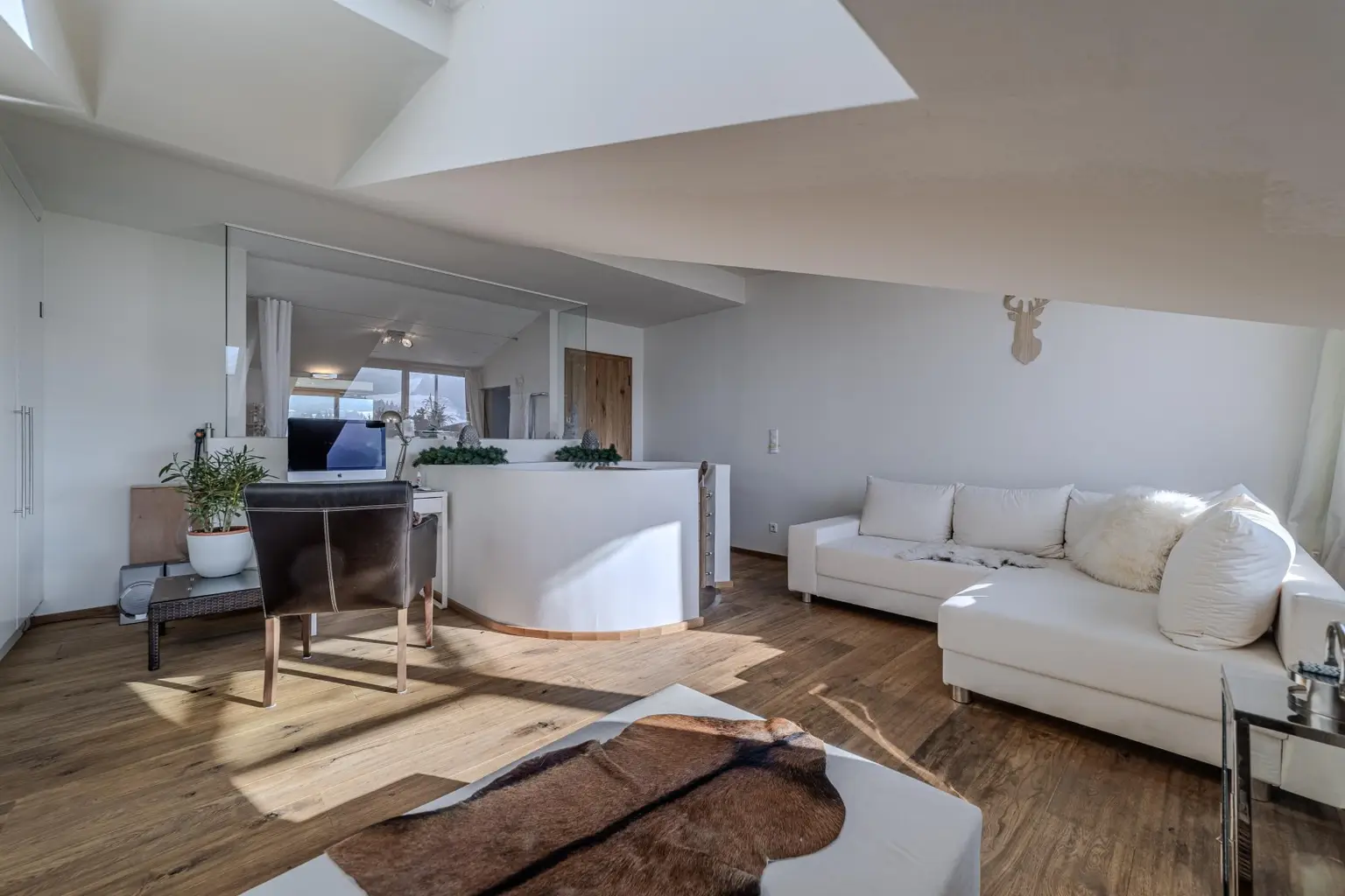 Galerie/Büro/Schlafcouch