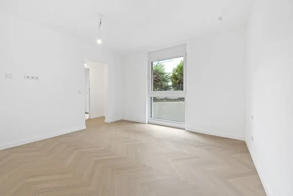 EXKLUSIVE GARTENWOHNUNG IN HIETZING MIT SALZWASSER-POOL UND SAUNA