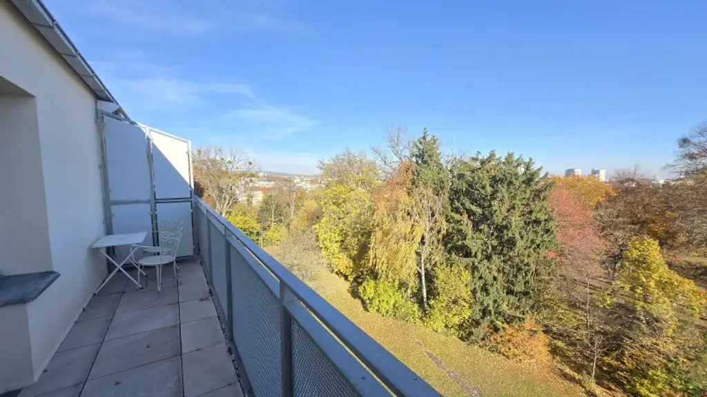 Traumhafter Grün-/Fernblick: 1-Zimmer-Wohnung mit Balkon - 4.Liftstock