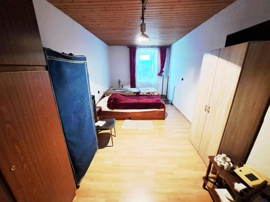 ZENTRAL! Sanierungsbedürftiges Einfamilienhaus