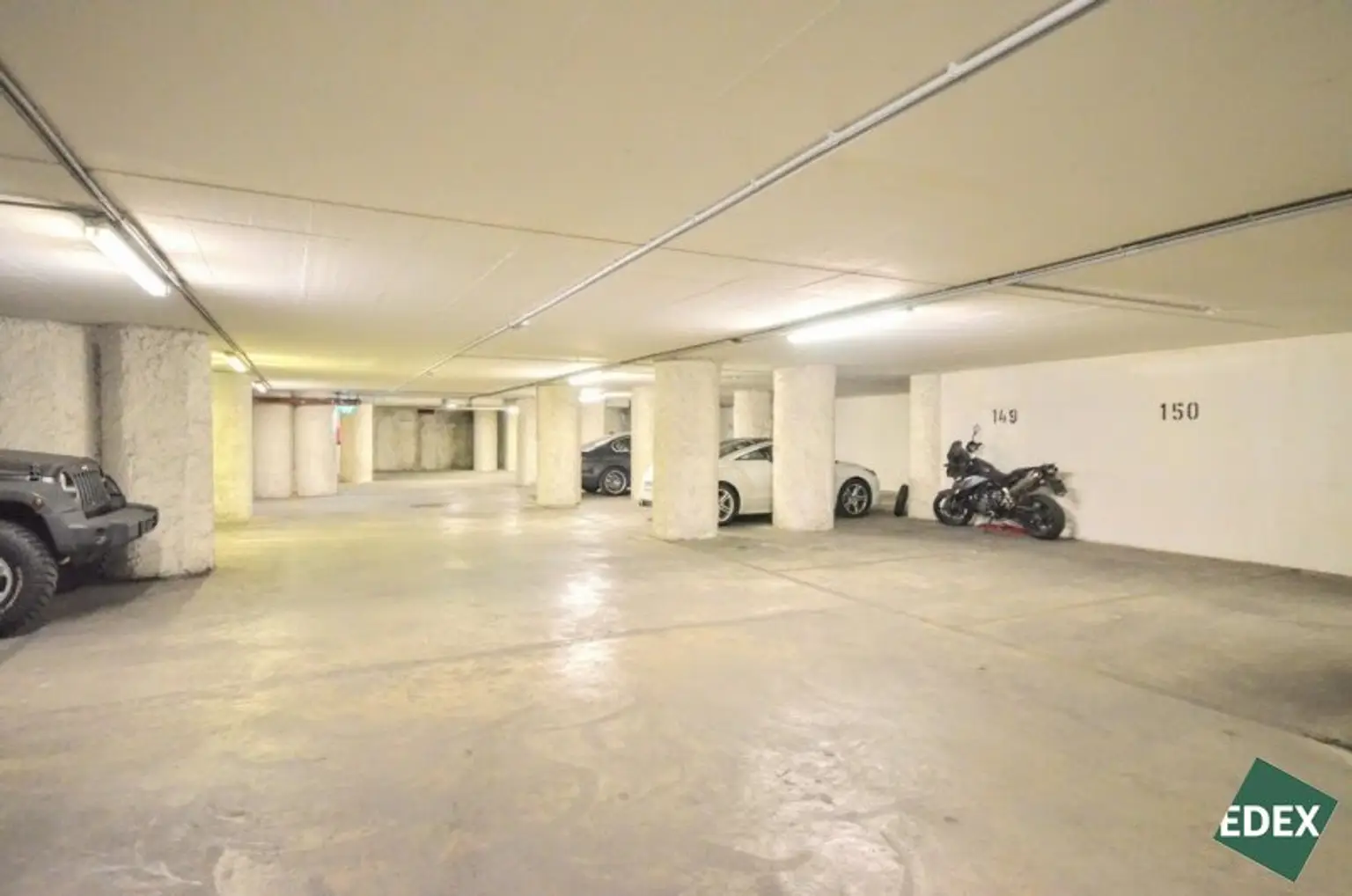 Garagenstellplatz mit Elektro-Ladestation in der Schottenfeldgasse zu vermieten