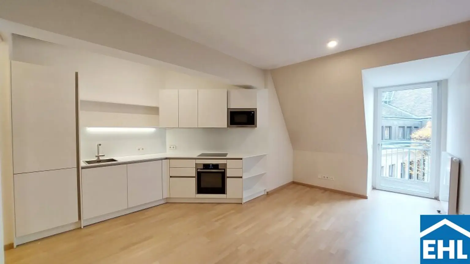 Perfekte Kombination aus Altbauflair und modernstem Wohnen im Herzen von Wien