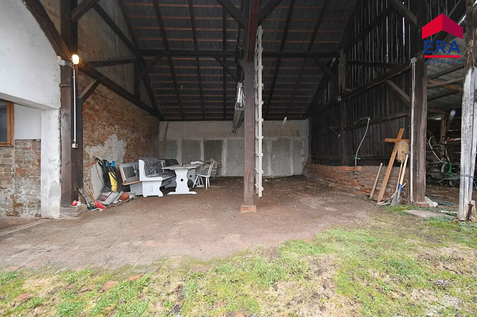 Sanierter Bauernhof mit zwei Wohnungen und großem Grundstück –ideal für Pferdeliebhaber und Familien