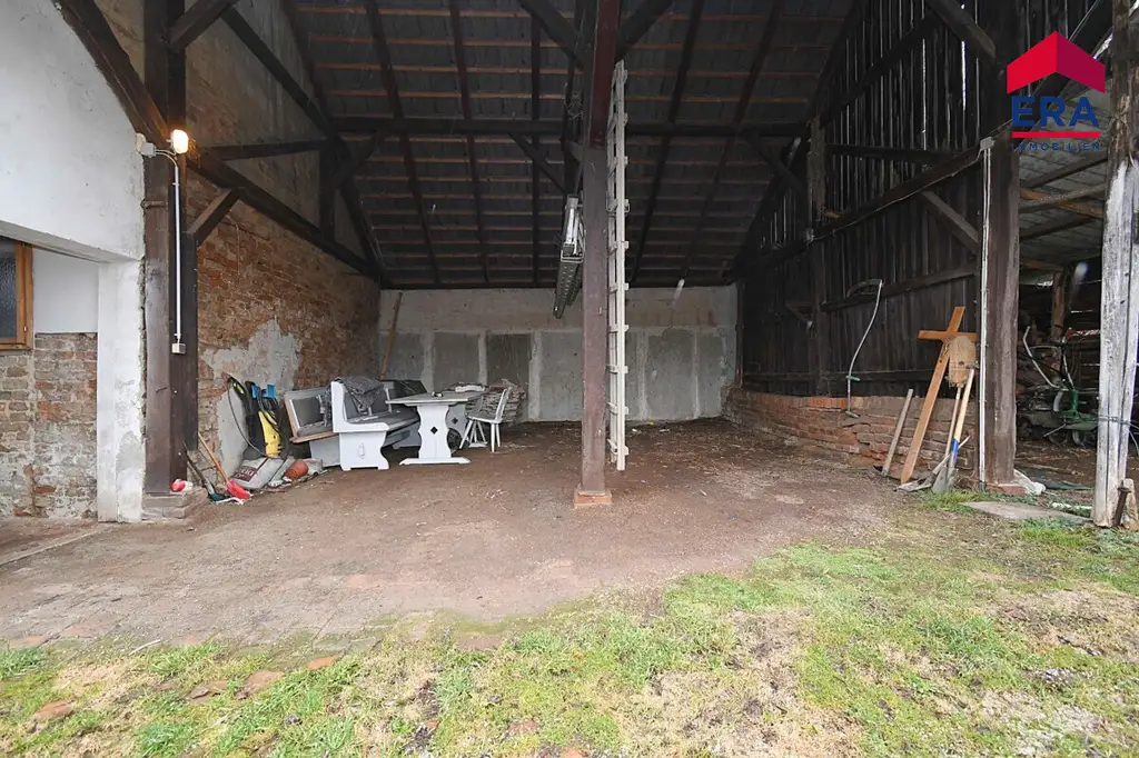 Sanierter Bauernhof mit zwei Wohnungen und großem Grundstück –ideal für Pferdeliebhaber und Familien