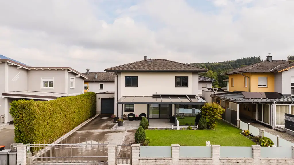 Modernes Einfamilienhaus in Regau!!