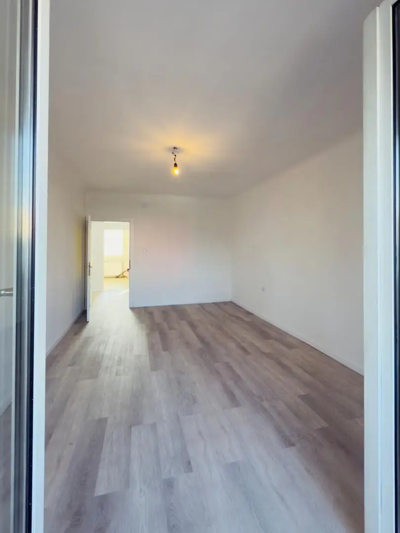 "Zwei Zimmer. Ein Gefühl."