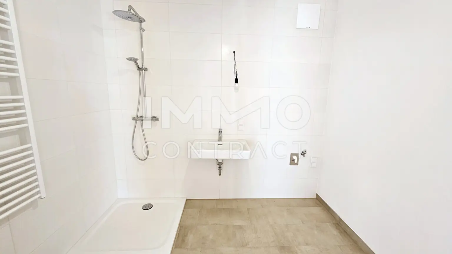 Lichtdurchflutete 2-Zimmer-Balkon-Wohnung im Erstbezug in traumhafter Anlage - provisionsfrei!