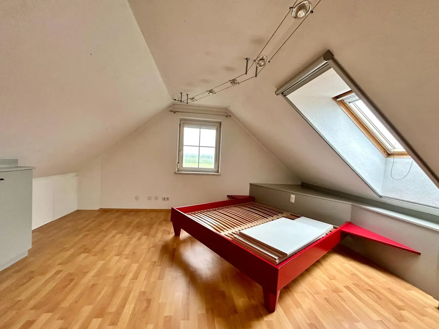 Maisonettewohnung inkl. Balkon und 2 PKW Abstellplätzen