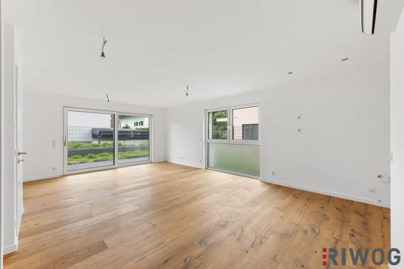 *Niedrigenergiehaus*EXKLUSIVE Ausstattung*ERSTBEZUG*inklusive 1 Stellplatz