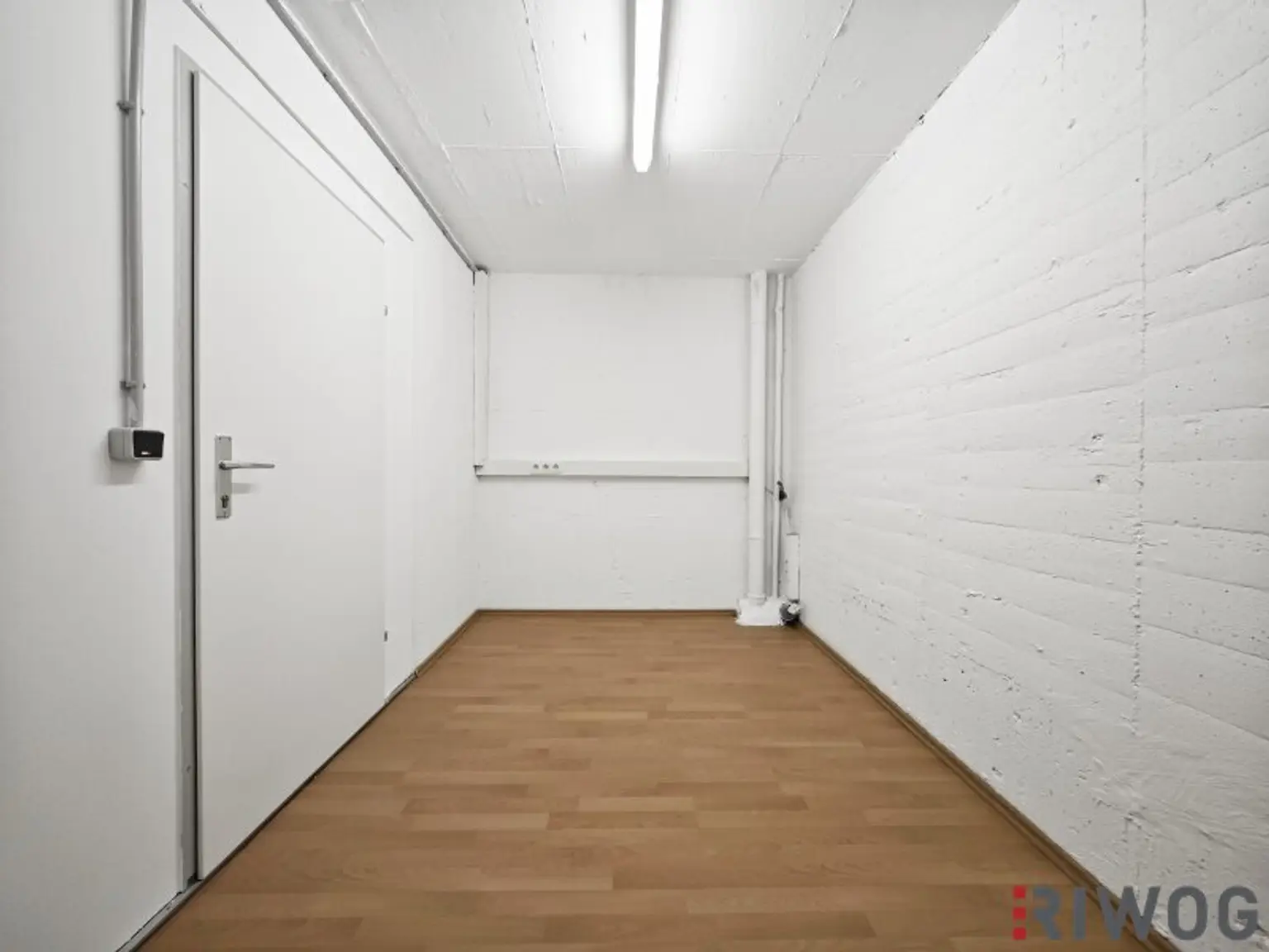 Trockenes 10m² Lager | Lastenaufzug & Ladezone