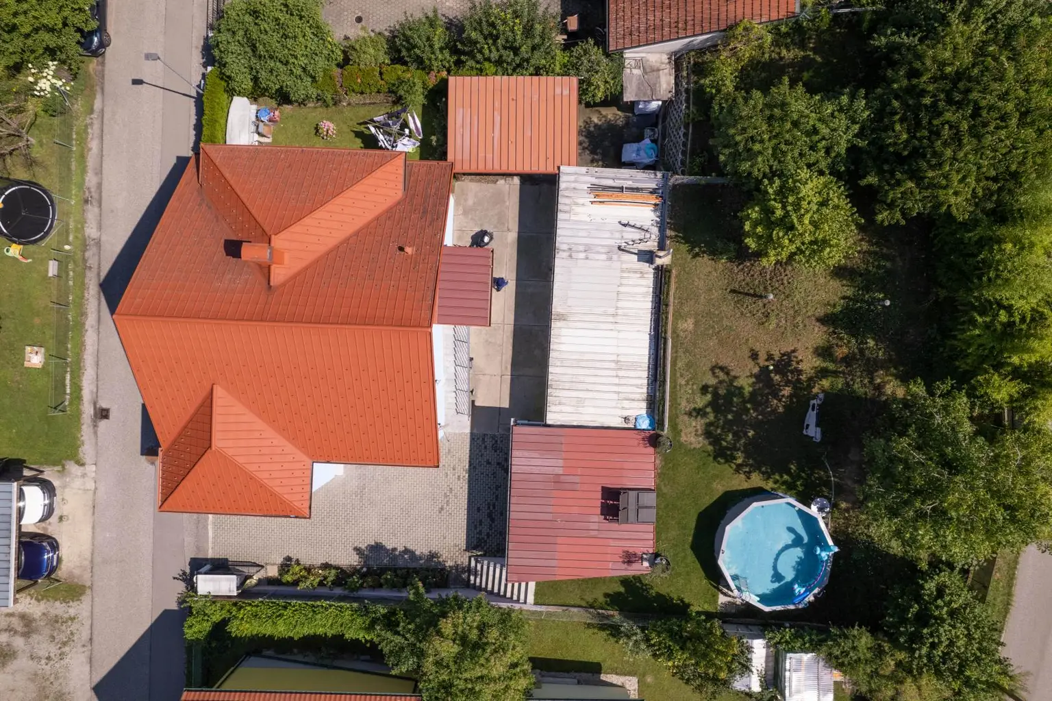 Mehrfamilienhaus mit 2 getrennten Wohneinheiten